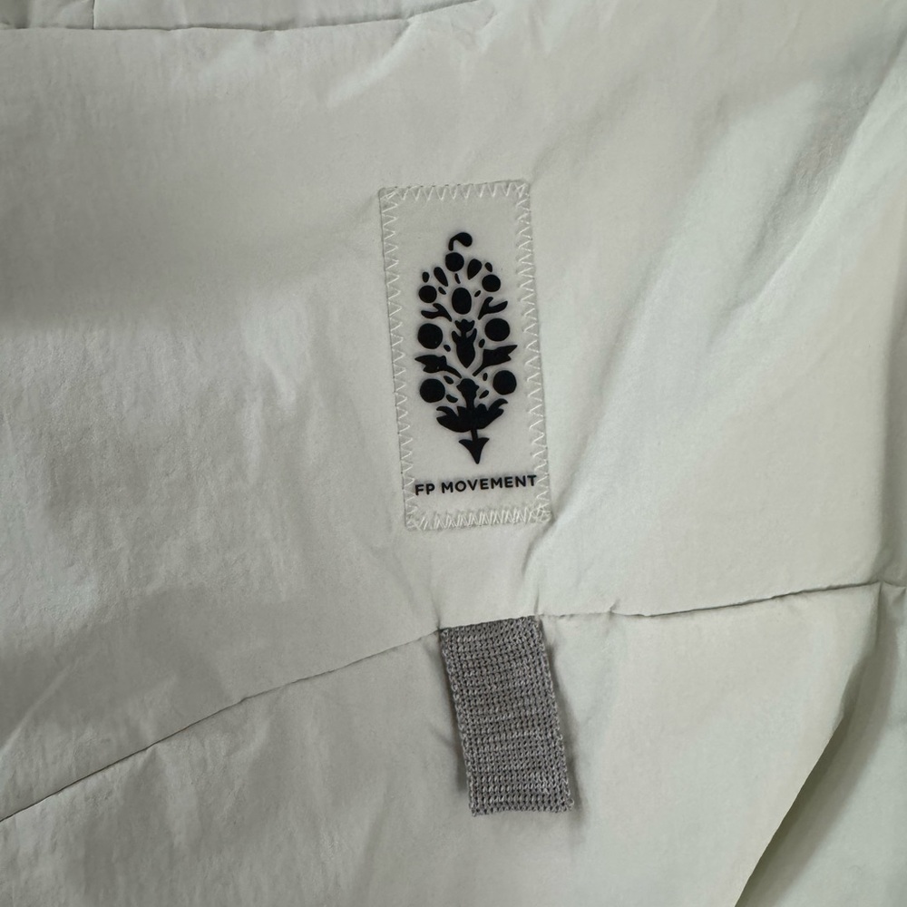 NWT Free People Slalom Reversible Fleece Light Green Grey Vest Size M - Picture 5 of 6